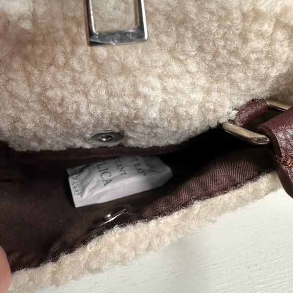ASPEN Sherpa mini faux fur crossbody/ handbag - Picture 6 of 14